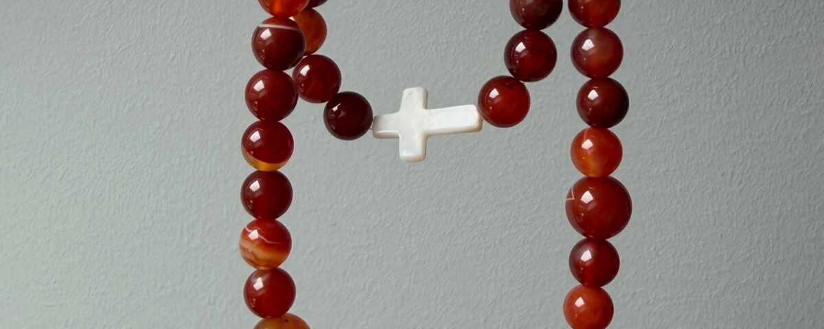 Rosario Sagrado Corazon de Jesus rojo fuego con cruz blanca nacar