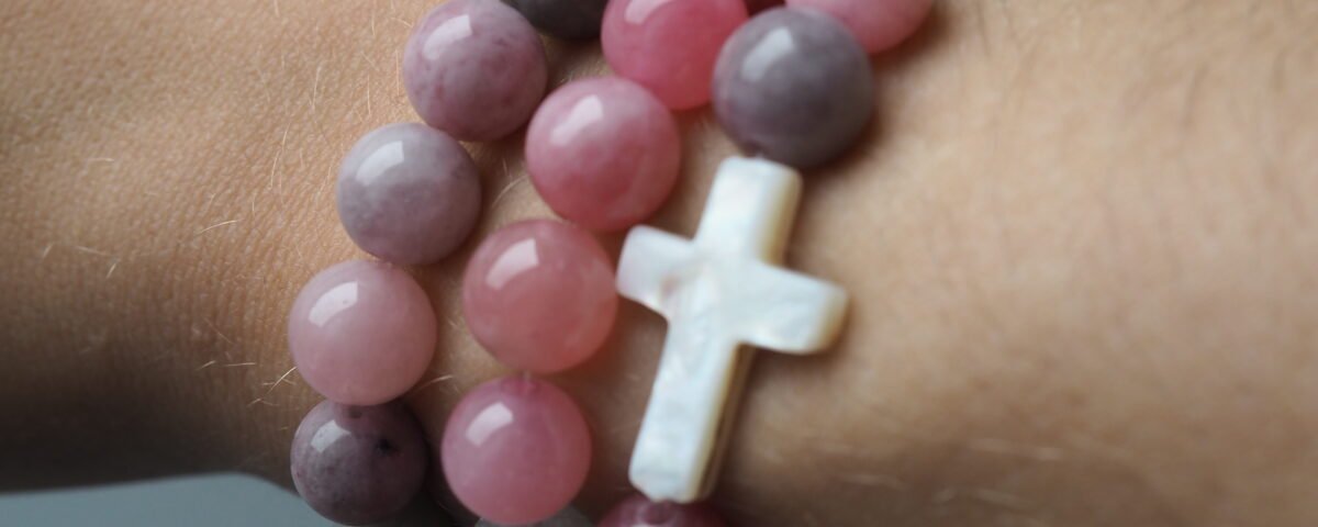 Rosario pulsera Santa Maria Magdalena piedra natural Agnus