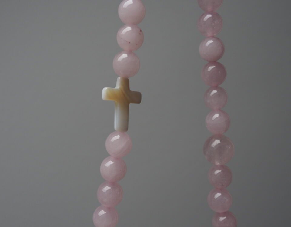 Cruz nacar rosario Santa Teresita del Nino Jesus hecho a mano