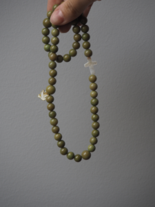 Rosario Espiritu Santo agata Alashan verde oliva con medalla de paloma